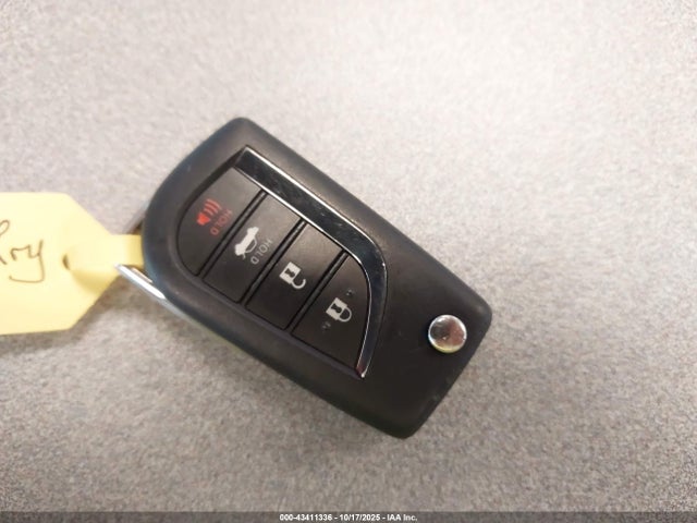 Продажа на аукционе авто 2021 Toyota Camry Le, vin: 4T1C11AK6MU592739, номер лота: 43411336