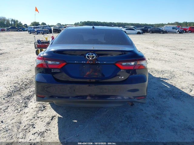 Продажа на аукционе авто 2021 Toyota Camry Le, vin: 4T1C11AK6MU592739, номер лота: 43411336