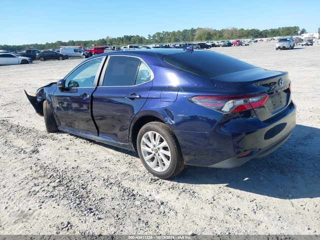 Продажа на аукционе авто 2021 Toyota Camry Le, vin: 4T1C11AK6MU592739, номер лота: 43411336