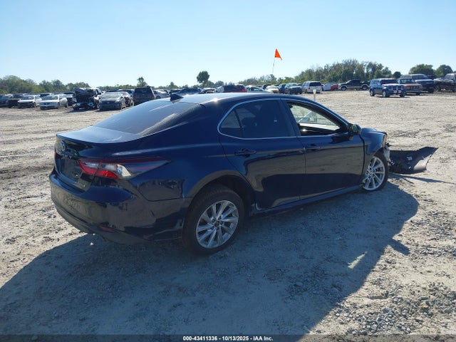 Продажа на аукционе авто 2021 Toyota Camry Le, vin: 4T1C11AK6MU592739, номер лота: 43411336