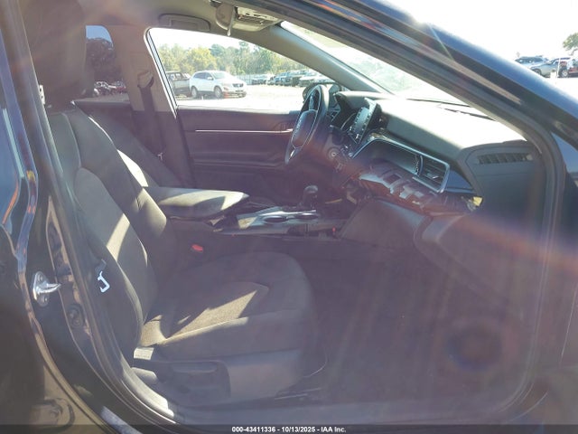 Продажа на аукционе авто 2021 Toyota Camry Le, vin: 4T1C11AK6MU592739, номер лота: 43411336