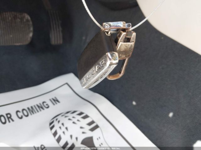 2018 JAGUAR XJ SAJWJ2GD0J8W16846 Photo 10