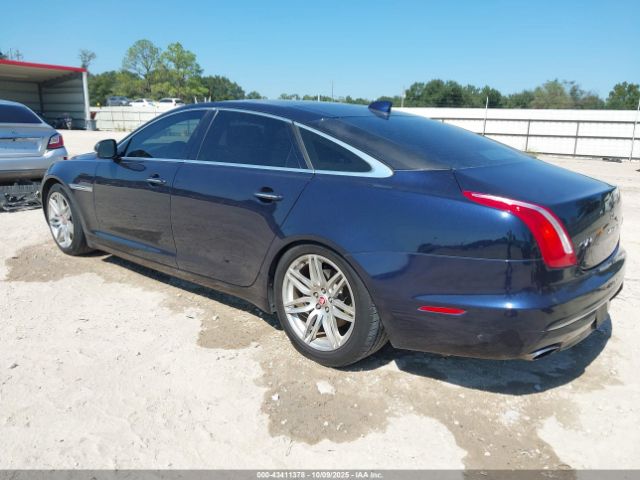 2018 JAGUAR XJ SAJWJ2GD0J8W16846 Photo 2