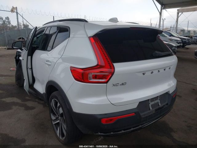2024 VOLVO XC40 YV4L12UMXR2234356 Photo 2