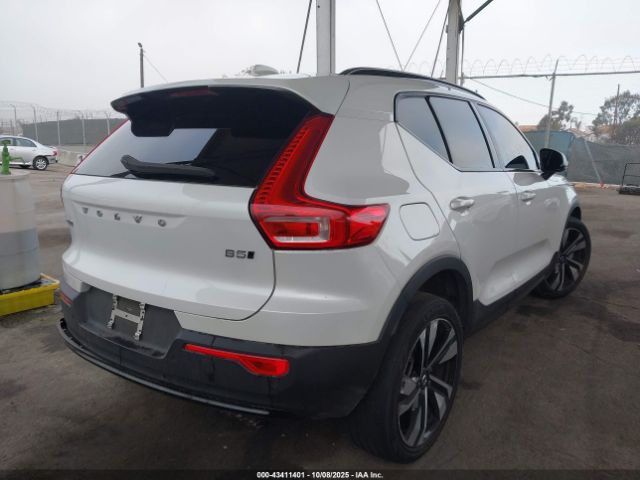 2024 VOLVO XC40 YV4L12UMXR2234356 Photo 3