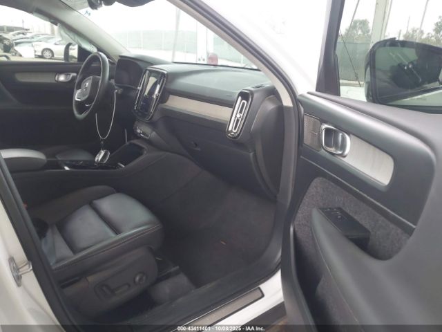 2024 VOLVO XC40 YV4L12UMXR2234356 Photo 4
