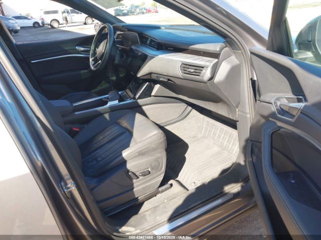2022 AUDI E-TRON WA1AAAGE7NB006134 Photo 4