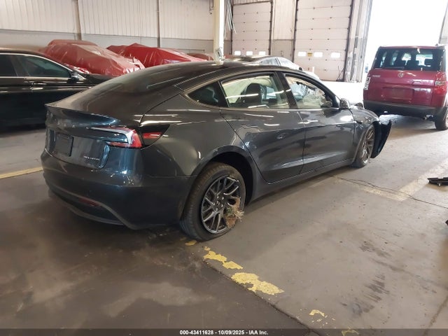 2025 TESLA MODEL 3 5YJ3E1EB0SF069127 Photo 3