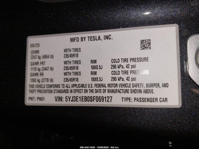 2025 TESLA MODEL 3 5YJ3E1EB0SF069127 Photo 8
