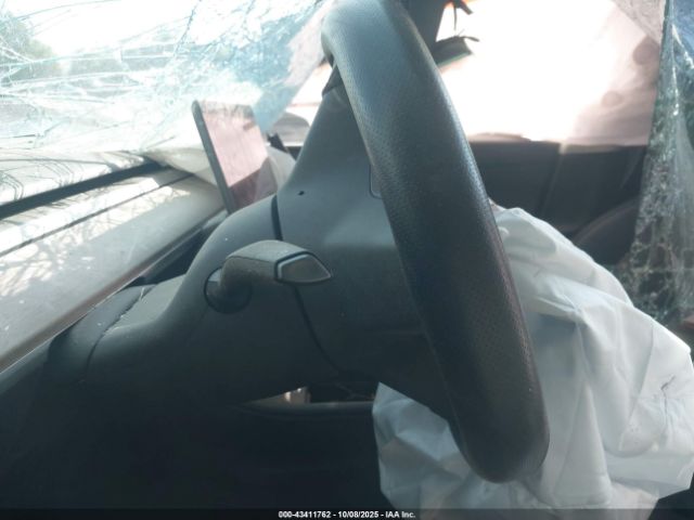 2024 TESLA MODEL Y 7SAYGDEE0RF079441 Photo 6