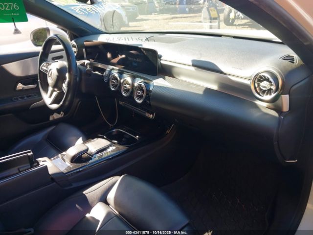 2019 MERCEDES-BENZ A 220 WDD3G4FB6KW026293 Photo 4