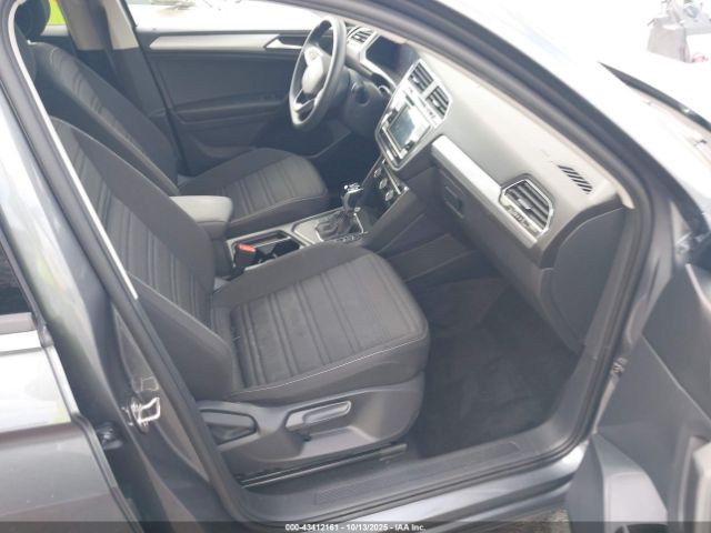 2023 VOLKSWAGEN TIGUAN 3VVRB7AX3PM028664 Photo 4