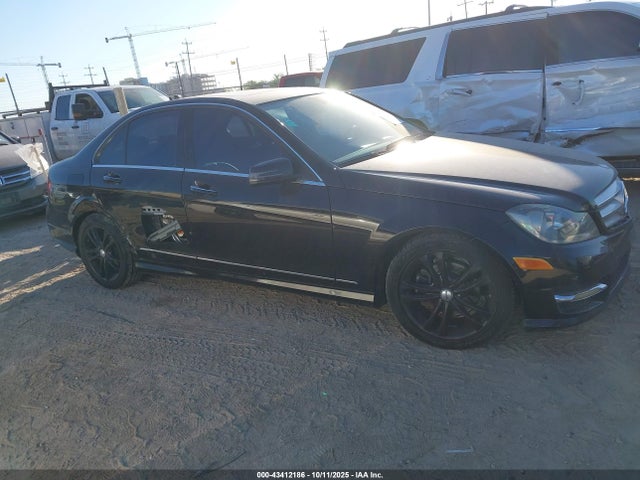2013 Mercedes-benz C 250 Sport მანქანა იყიდება აუქციონზე, vin: WDDGF4HB0DA769968, აუქციონის ნომერი: 43412186