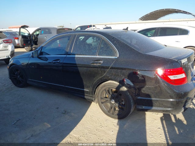 2013 Mercedes-benz C 250 Sport მანქანა იყიდება აუქციონზე, vin: WDDGF4HB0DA769968, აუქციონის ნომერი: 43412186