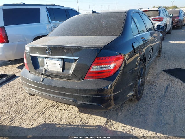 2013 Mercedes-benz C 250 Sport მანქანა იყიდება აუქციონზე, vin: WDDGF4HB0DA769968, აუქციონის ნომერი: 43412186