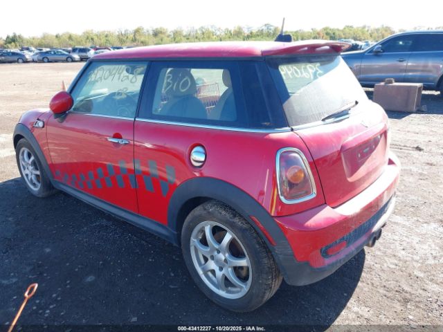 2010 MINI COOPER S WMWMF7C56ATZ34628 Photo 2