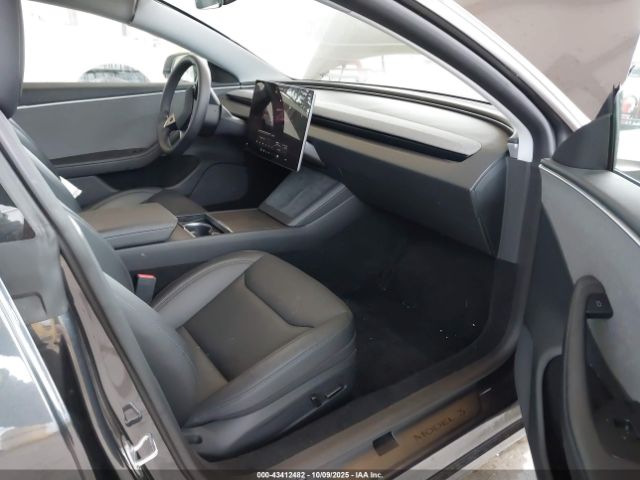 2025 TESLA MODEL 3 5YJ3E1EA5SF004300 Photo 4