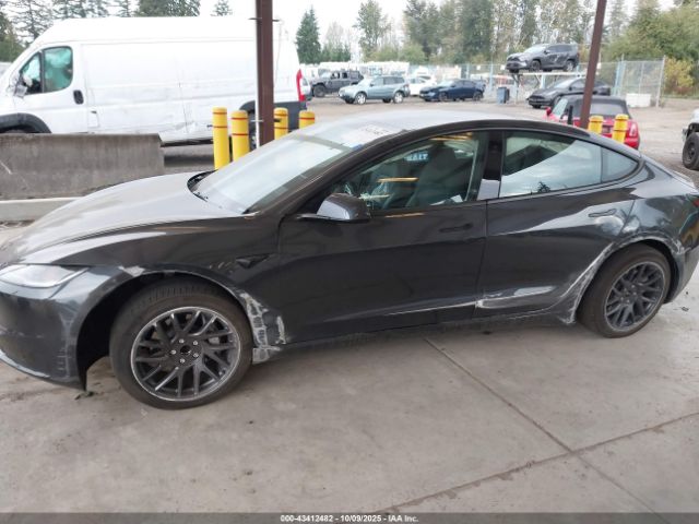 2025 TESLA MODEL 3 5YJ3E1EA5SF004300 Photo 5