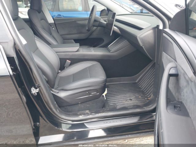 2026 TESLA MODEL Y 7SAYGDEE3TF358101 Photo 4