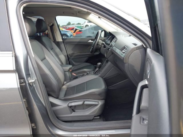 2018 VOLKSWAGEN TIGUAN 3VV2B7AX7JM206097 Photo 4
