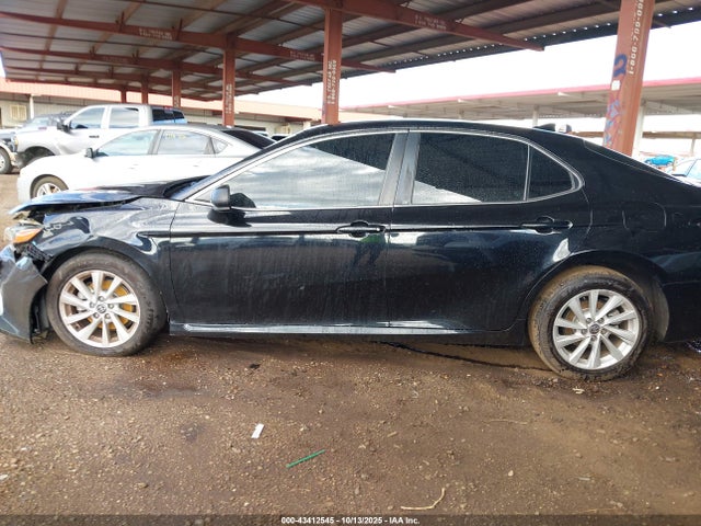 4T1C11AK1MU425379 Toyota CAMRY LE