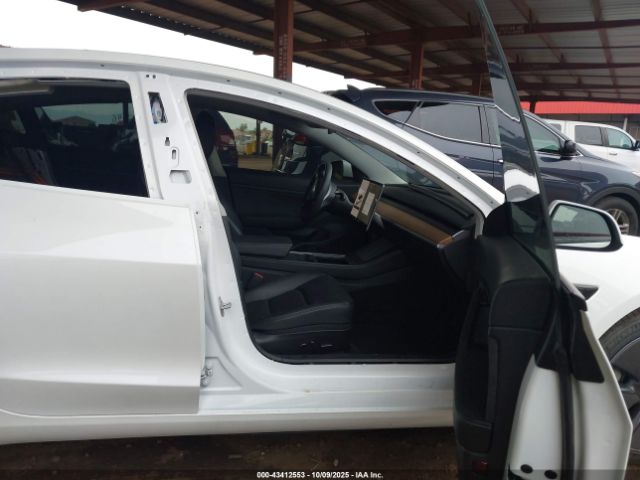 2021 TESLA MODEL 3 5YJ3E1EA2MF929846 Photo 4