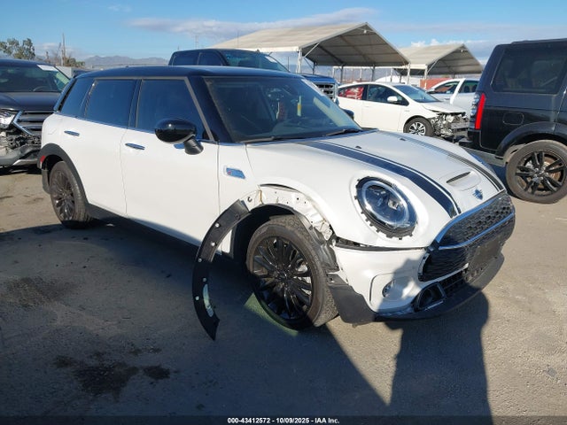 2024 MINI CLUBMAN WMWLV7C05R2U29944 Photo 0