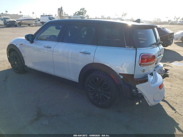 2024 MINI CLUBMAN WMWLV7C05R2U29944 Photo 2