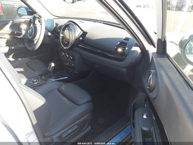 2024 MINI CLUBMAN WMWLV7C05R2U29944 Photo 4