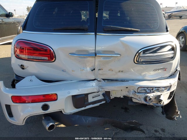 2024 MINI CLUBMAN WMWLV7C05R2U29944 Photo 5