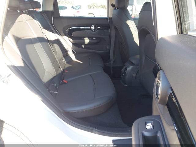 2024 MINI CLUBMAN WMWLV7C05R2U29944 Photo 7