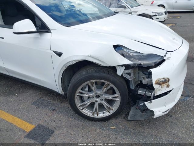 2023 TESLA MODEL Y 7SAYGAEE2PF763662 Photo 5