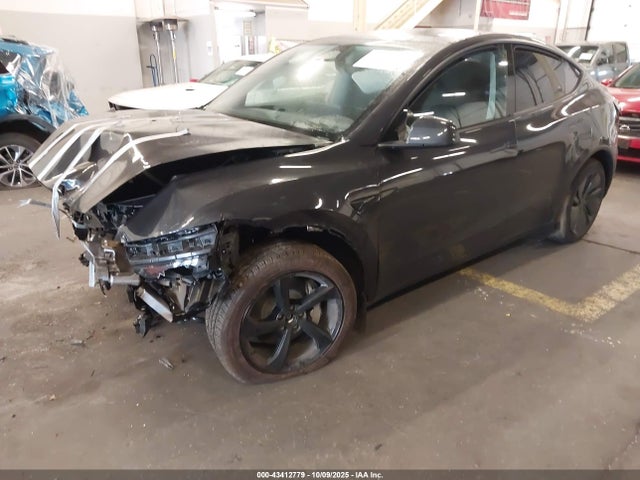 2026 TESLA MODEL Y 7SAYGDEE2TF376069 Photo 1