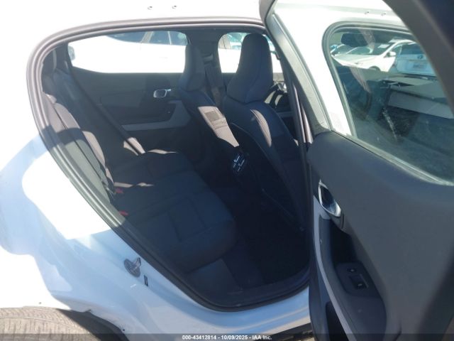 2024 POLESTAR 2 YSMFE3KA9RL231563 Photo 7