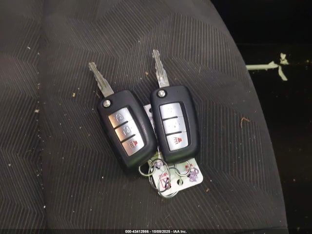 KNMAT2MV4GP667636 Nissan ROGUE S