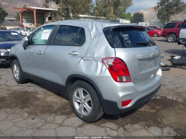 2022 CHEVROLET TRAX KL7CJKSM3NB525438 Photo 2