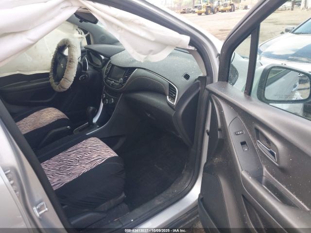 2022 CHEVROLET TRAX KL7CJKSM3NB525438 Photo 4