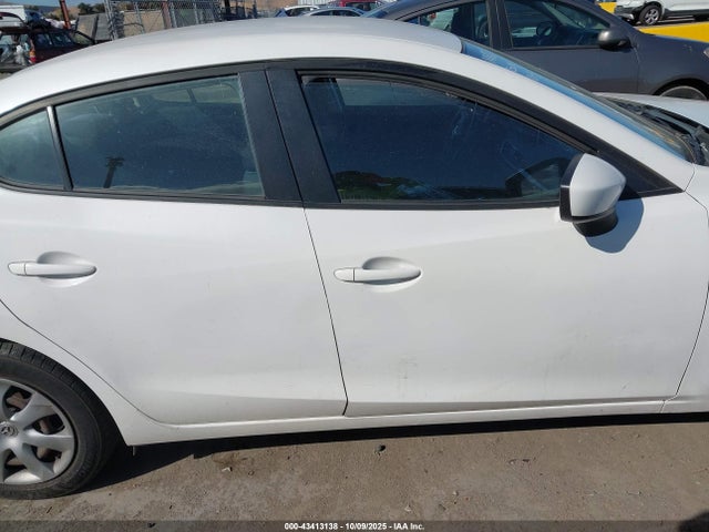 JM1BM1T71G1308326 Mazda pe