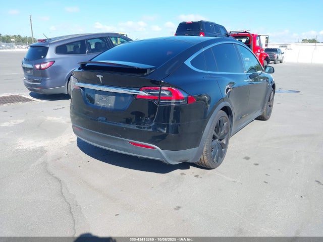 2017 TESLA MODEL X 5YJXCBE28HF067826 Photo 3