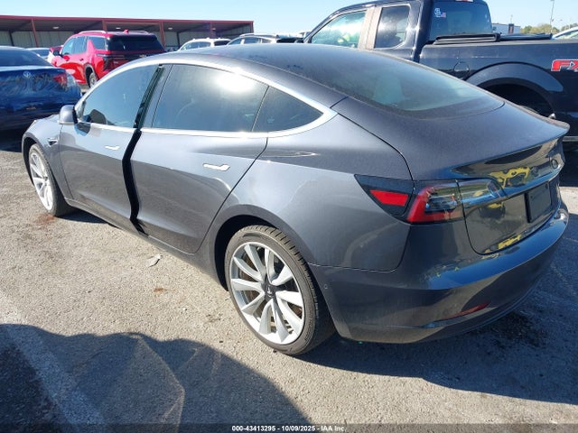 2019 TESLA MODEL 3 5YJ3E1EB0KF391640 Photo 2