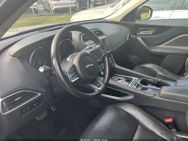 2017 JAGUAR F-PACE SADCL2BN8HA088749 Photo 4