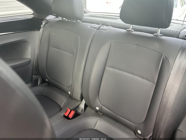 3VWJ17ATXFM638584 Volkswagen Beetle