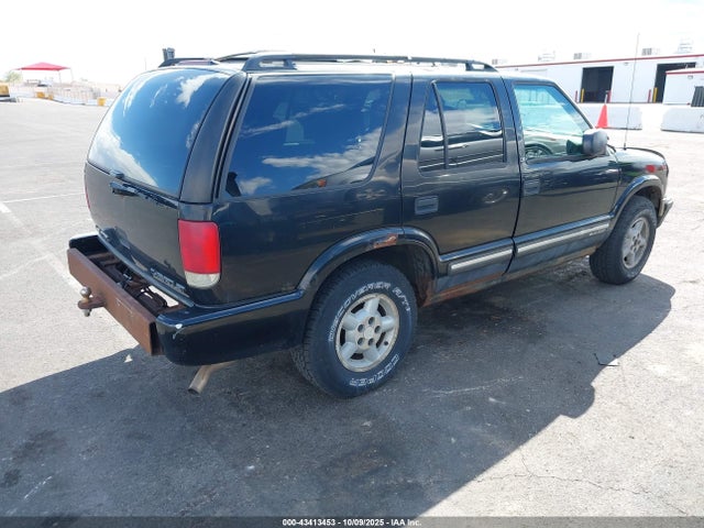 2000 CHEVROLET BLAZER 1GNDT13W5Y2354621 Photo 3