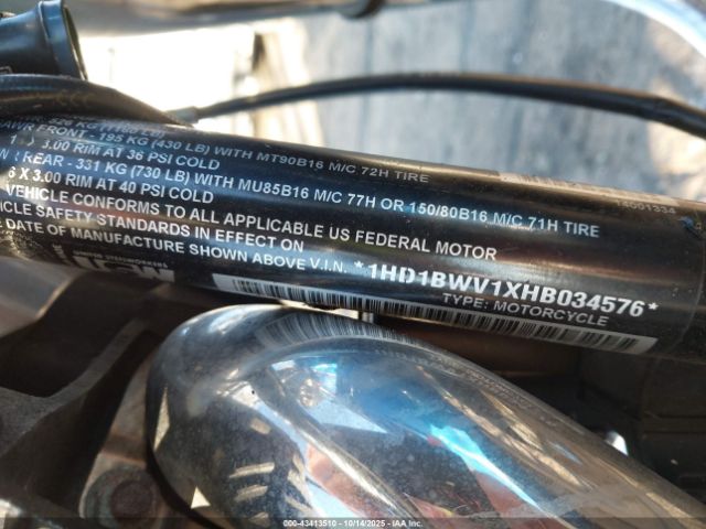 2017 HARLEY-DAVIDSON FLSTC 1HD1BWV1XHB034576 Photo 9