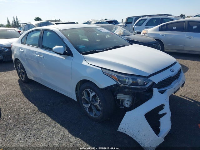 3KPF24AD0ME369385 KIA Forte Lxs