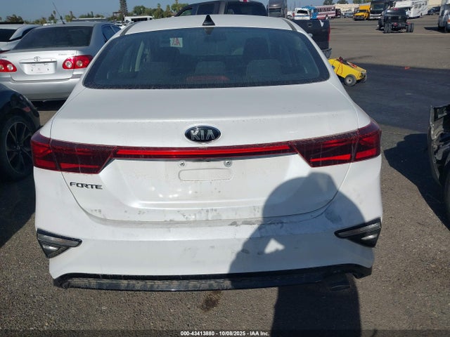 3KPF24AD0ME369385 KIA Forte Lxs