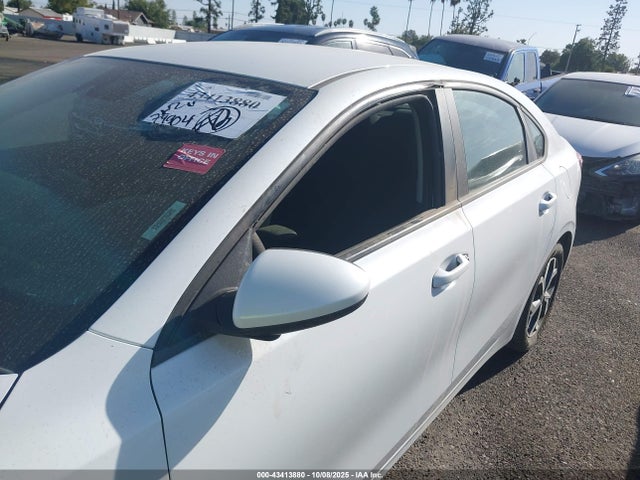 3KPF24AD0ME369385 KIA Forte Lxs