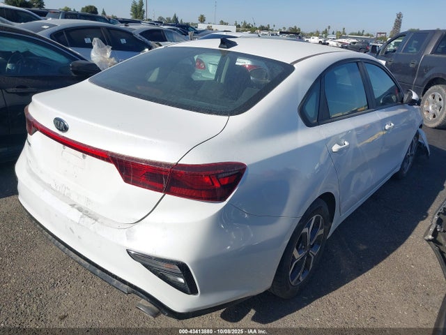 3KPF24AD0ME369385 KIA Forte Lxs
