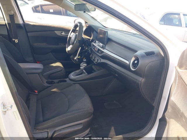 3KPF24AD0ME369385 KIA Forte Lxs