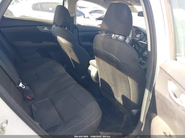 3KPF24AD0ME369385 KIA Forte Lxs